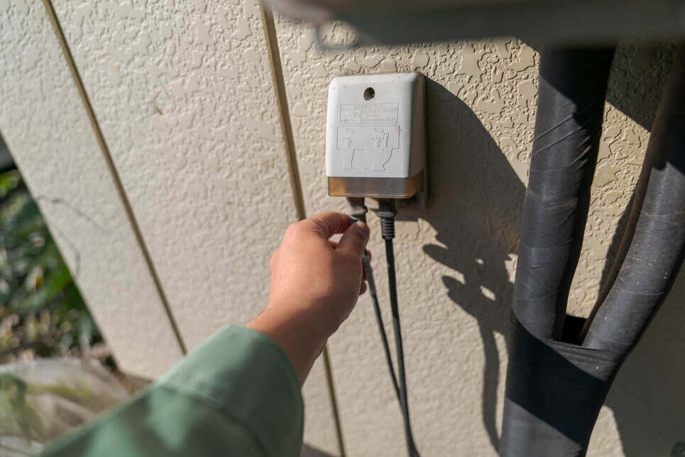 屋外にコンセントを増設する方法とは 設置方法 費用 注意点を解説 電気工事のプロが教える家電の知恵袋